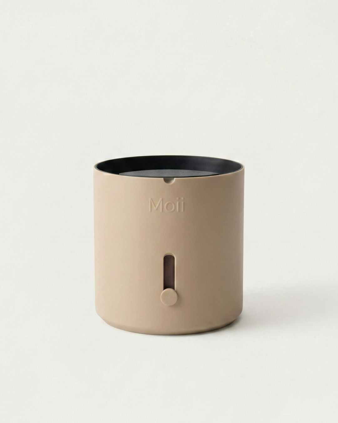 latte-brown selvvandingspotte med stueplante